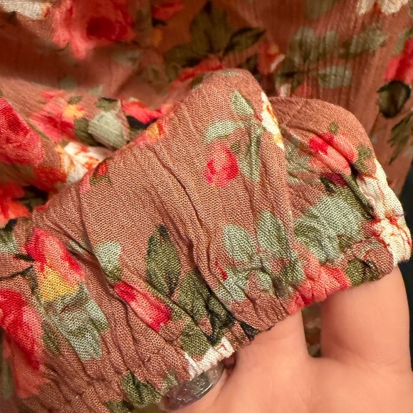 Rustic Rack Floral Ruffle Women's Top - Picture 4 of 5